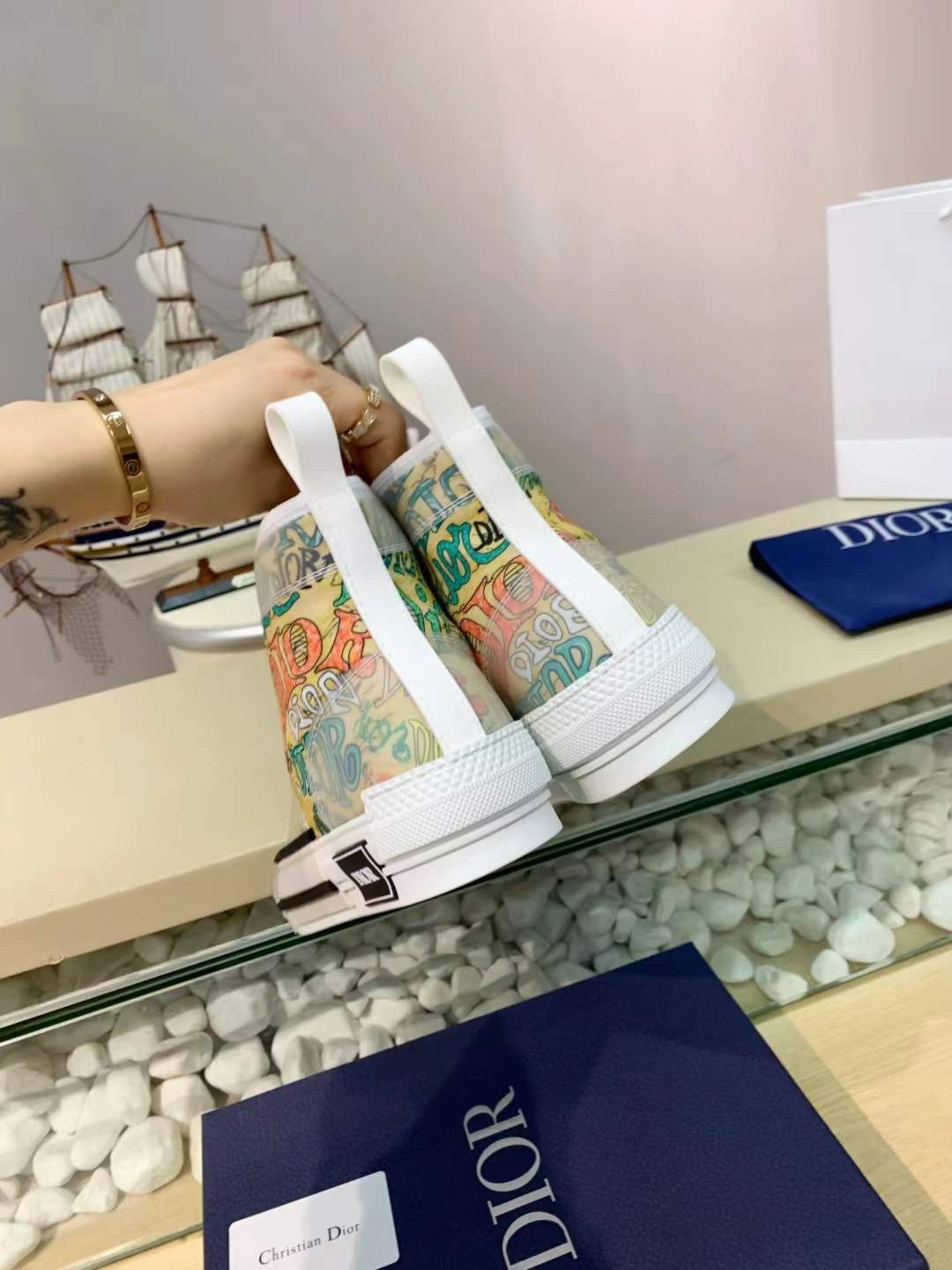 Sophisticated Men Women D*or Top Sneaker 5787