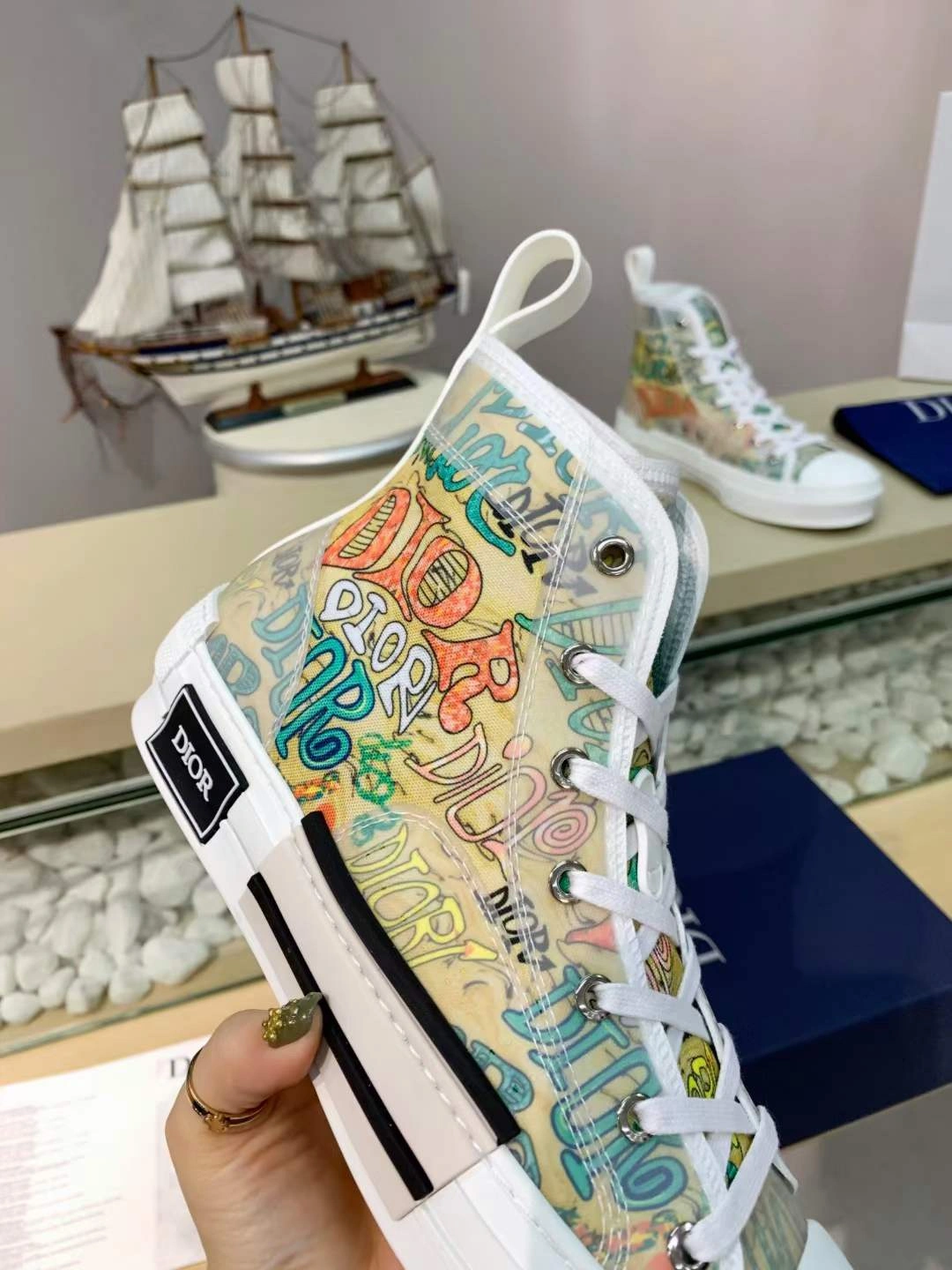Sophisticated Men Women D*or Top Sneaker 5787