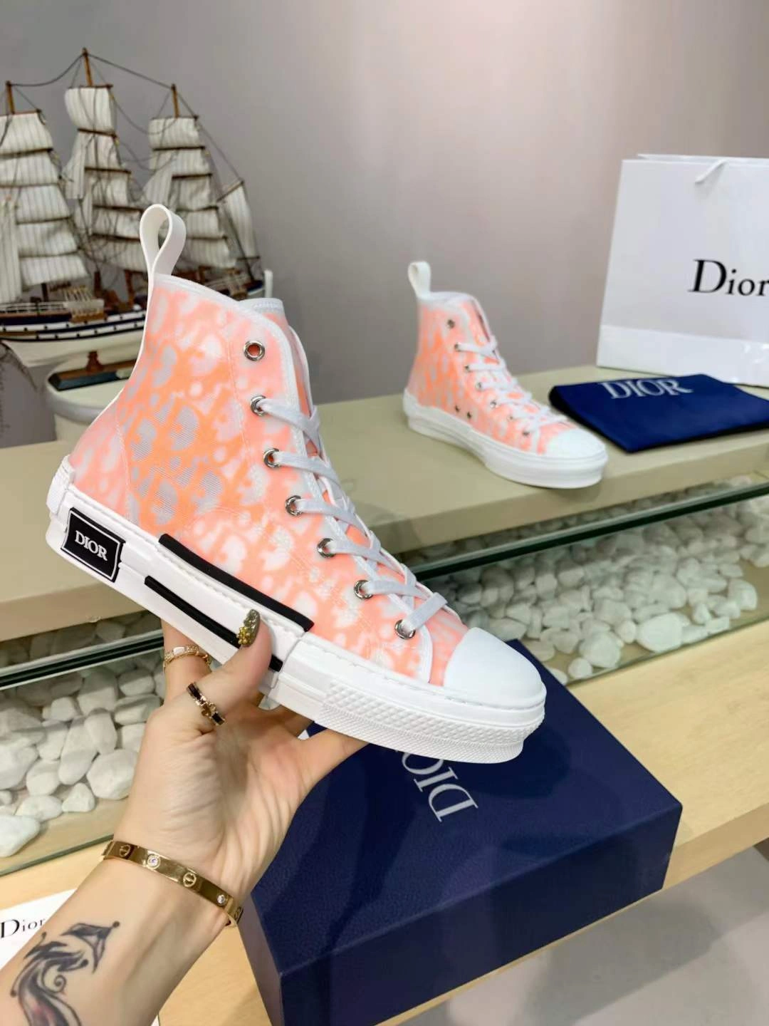 Sophisticated Men Women D*or Top Sneaker 5787
