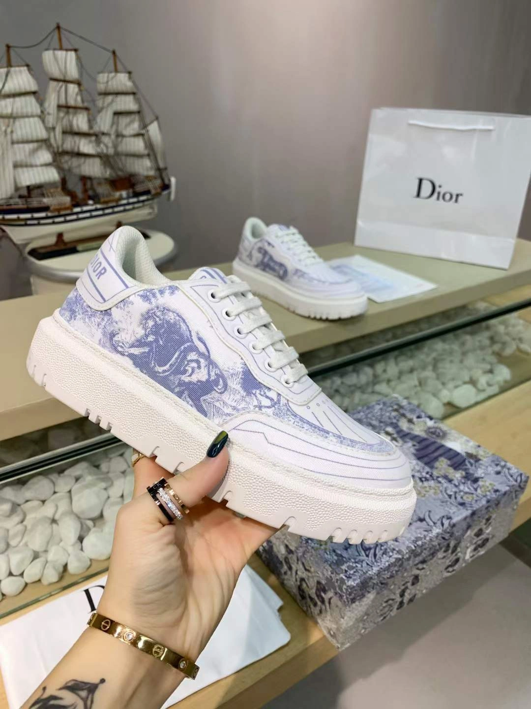 Men Women D*or Top Sneaker Bold 5786