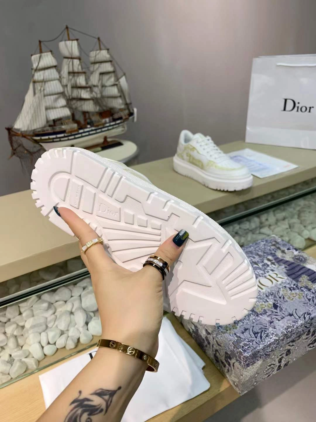 Men Women D*or Top Sneaker Bold 5786