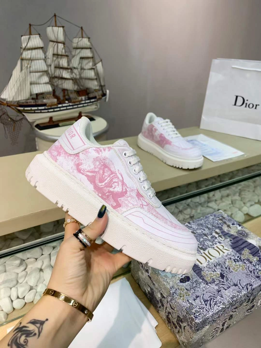 Men Women D*or Top Sneaker Bold 5786