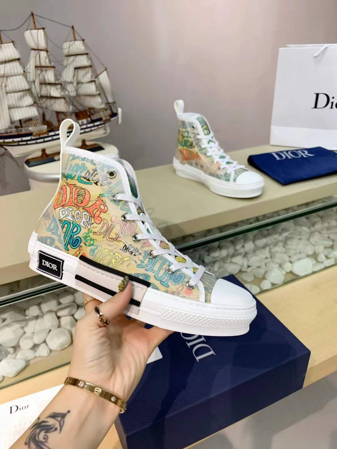 Sophisticated Men Women D*or Top Sneaker 5787