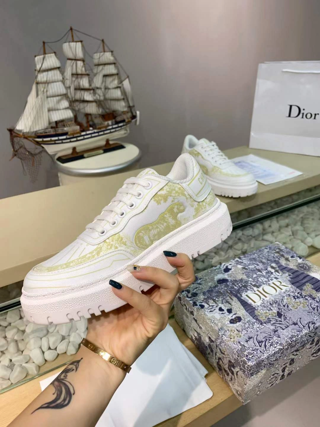 Men Women D*or Top Sneaker Bold 5786