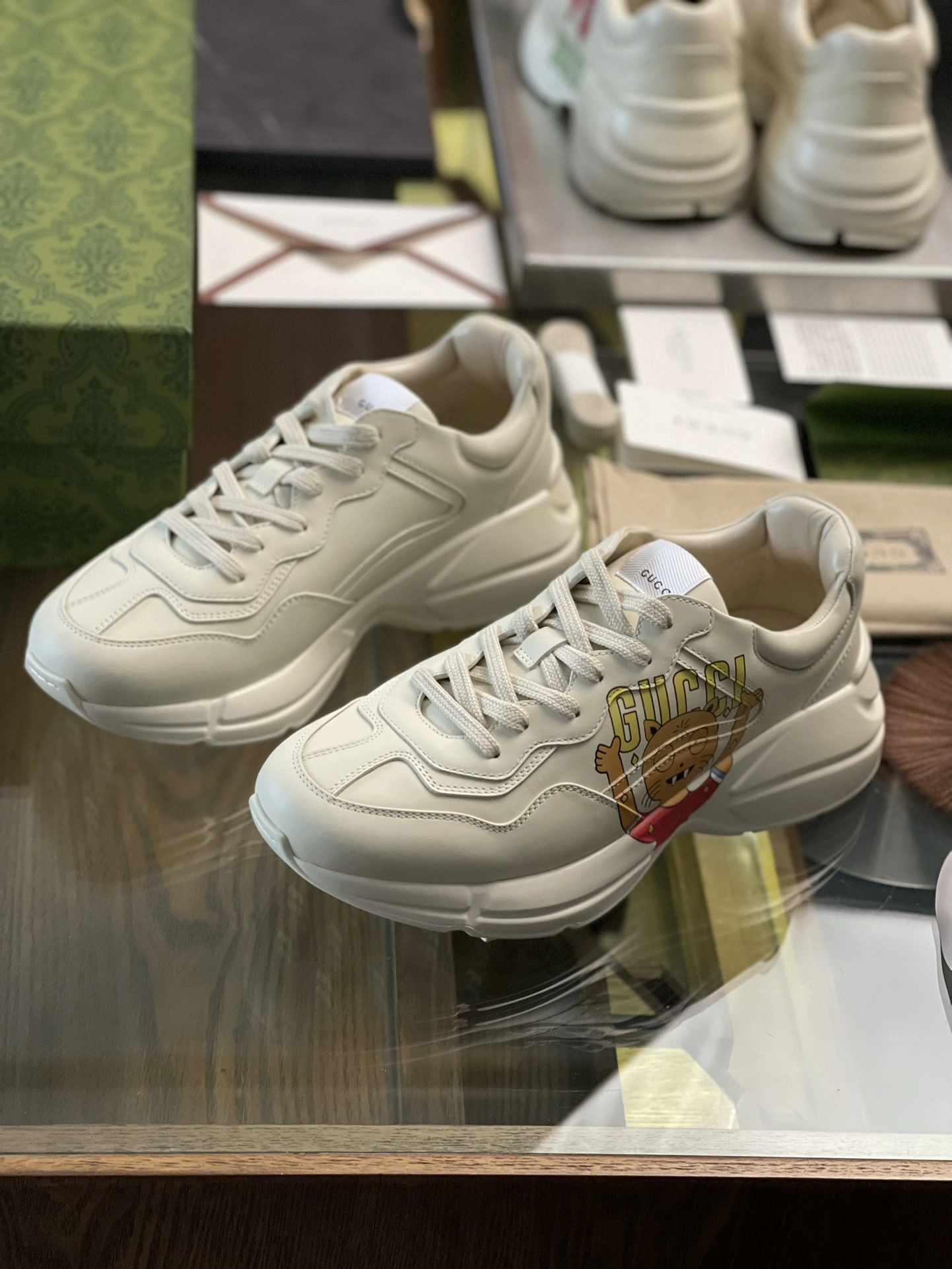 FreshLook Men Women G*ucci Rhyton Top quality Sneaker RR230407- 3438