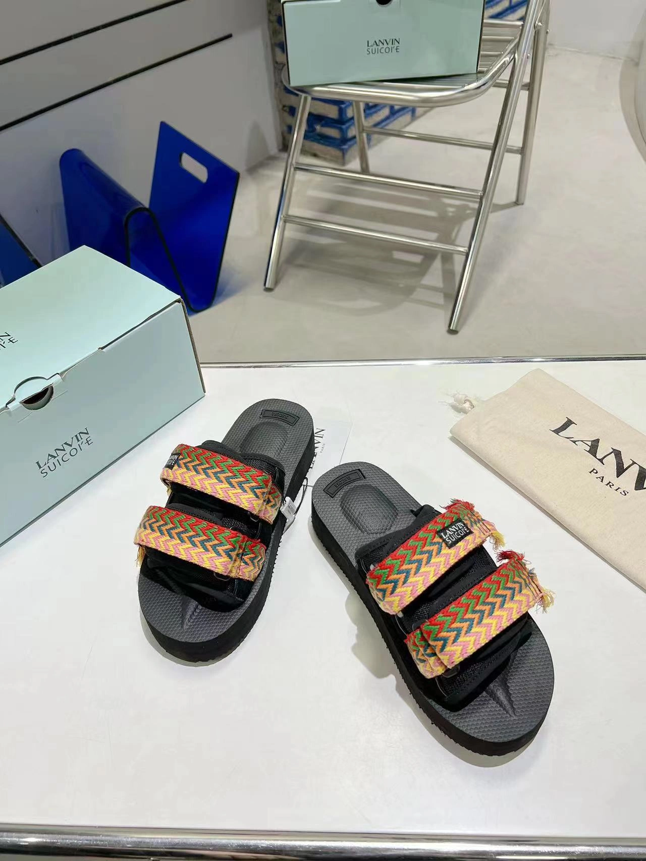 Youthful Men Women L*ANVIN Top Slippers CP230329- 7055