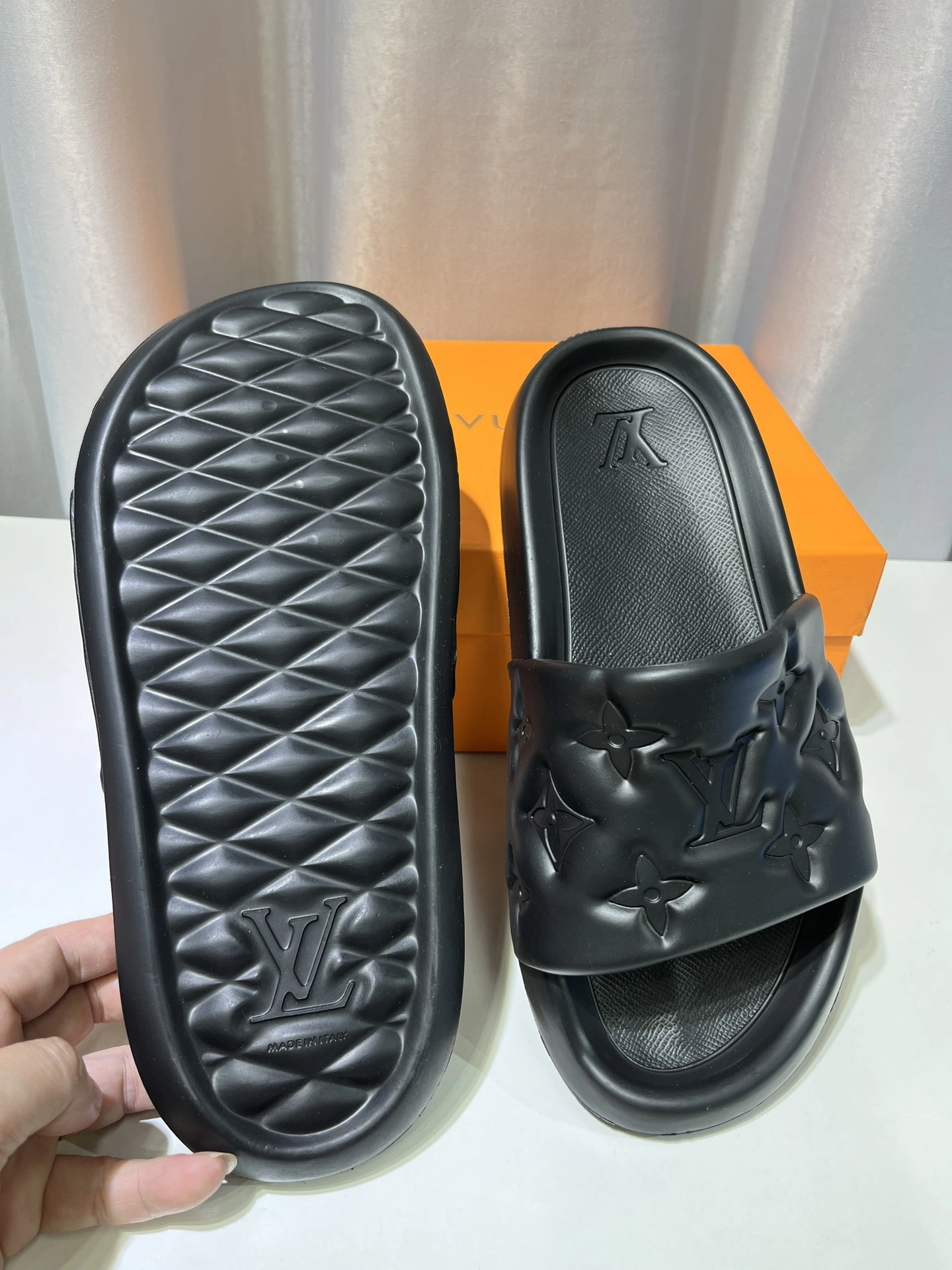FreshLook Men Women L*ouis V*uitton Slippers CP 20230606 - 3989