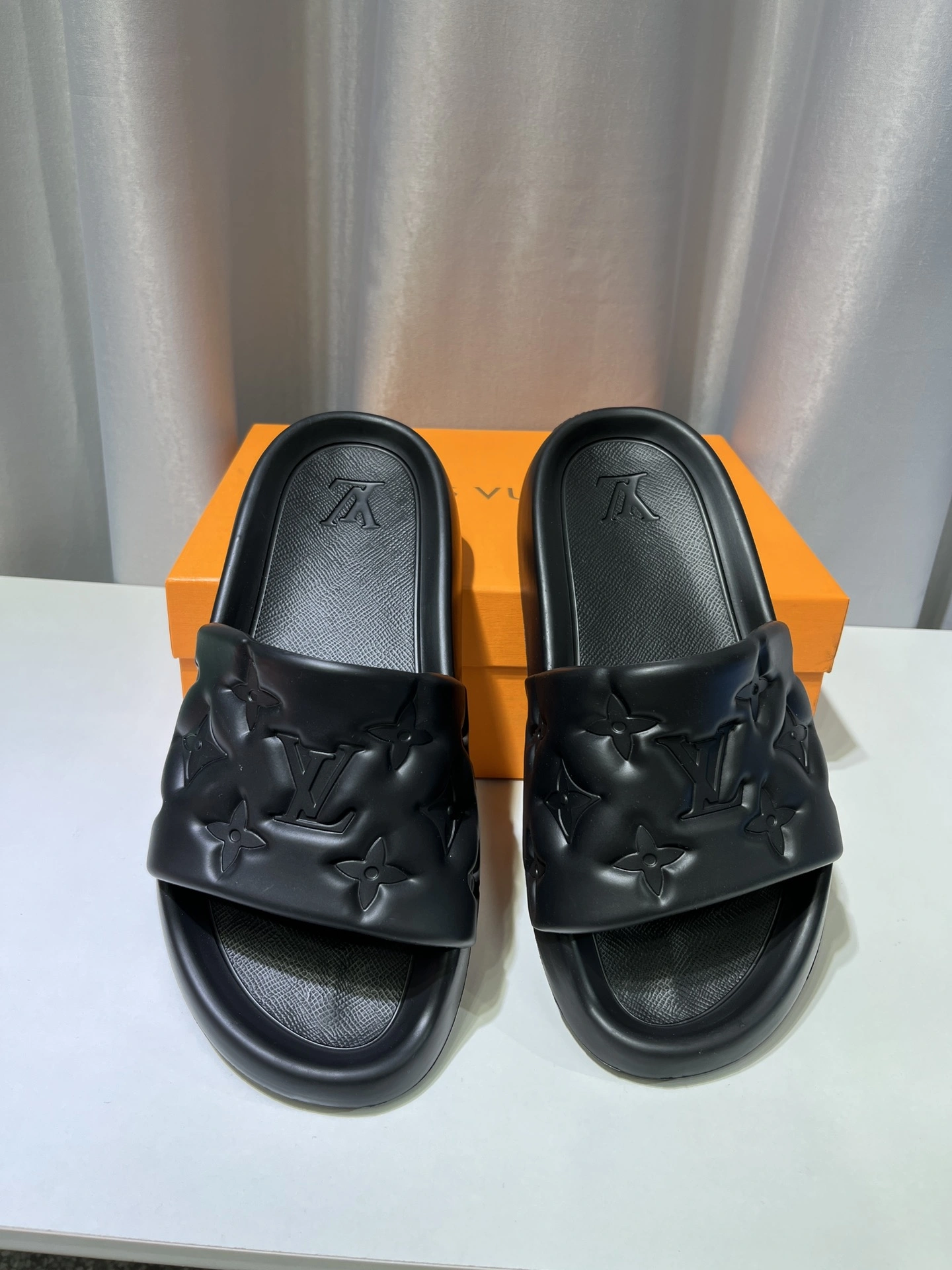 FreshLook Men Women L*ouis V*uitton Slippers CP 20230606 - 3989