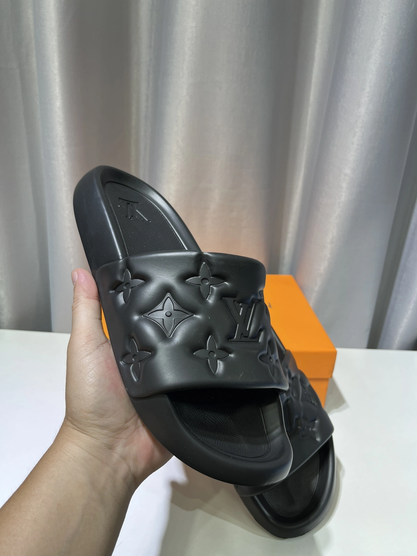 FreshLook Men Women L*ouis V*uitton Slippers CP 20230606 - 3989