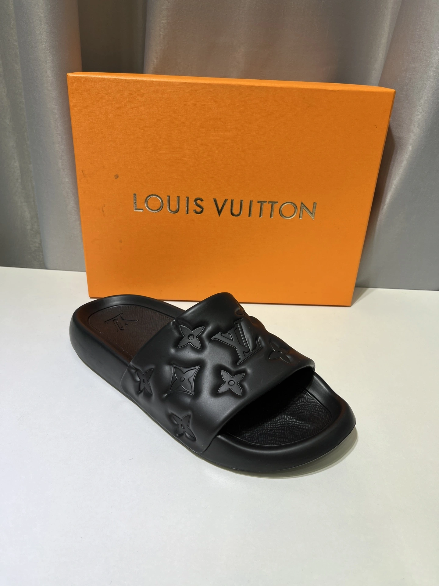 FreshLook Men Women L*ouis V*uitton Slippers CP 20230606 - 3989