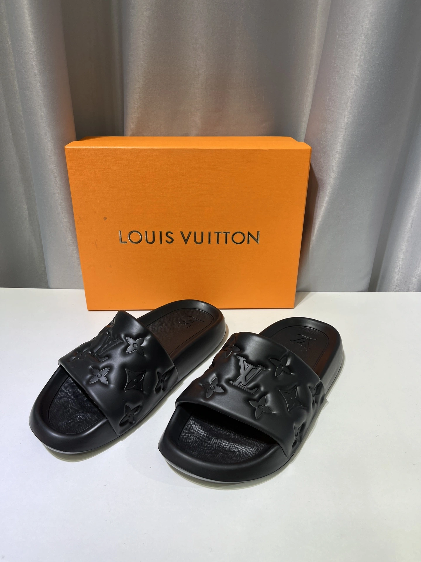 FreshLook Men Women L*ouis V*uitton Slippers CP 20230606 - 3989