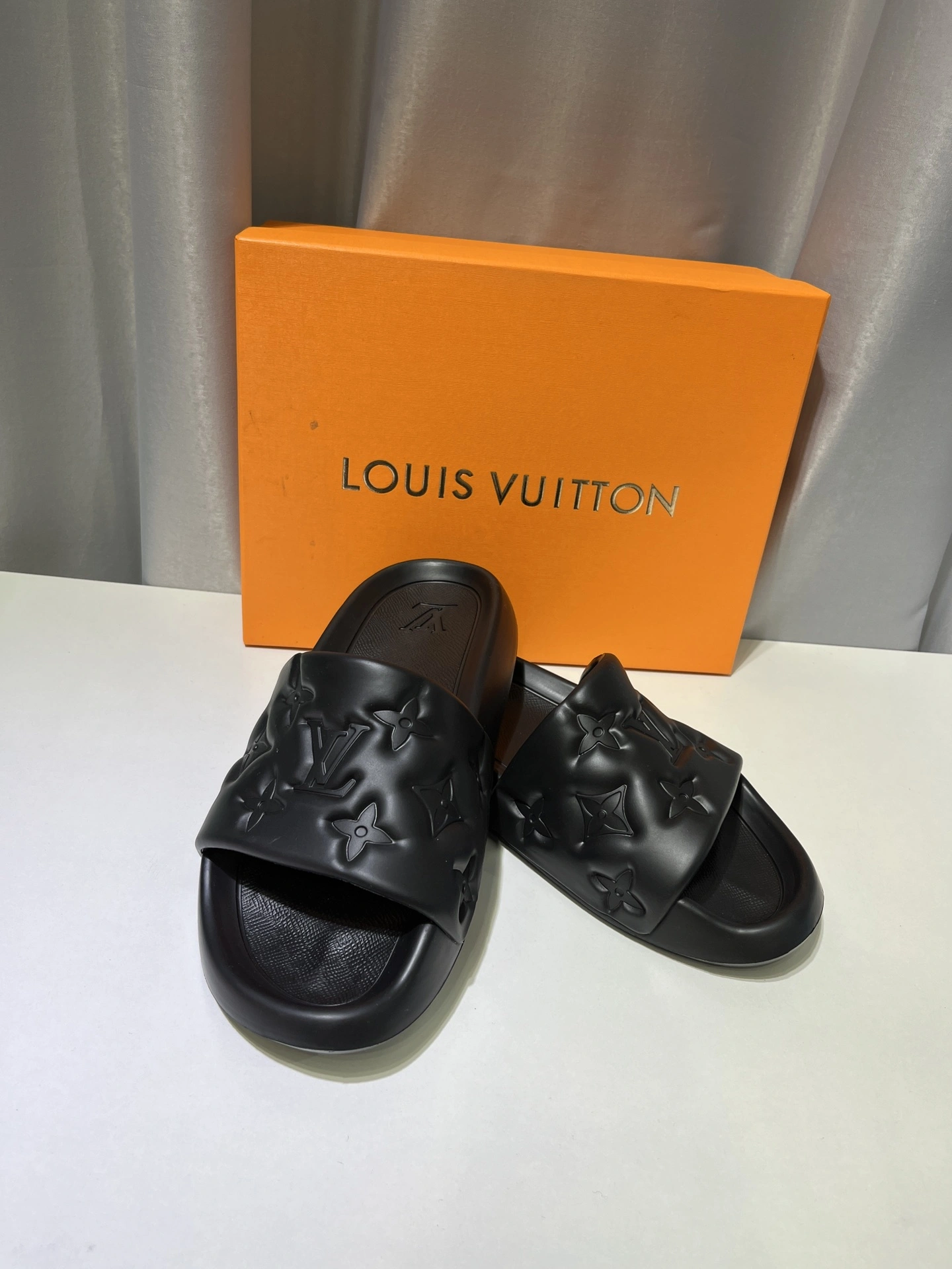 FreshLook Men Women L*ouis V*uitton Slippers CP 20230606 - 3989