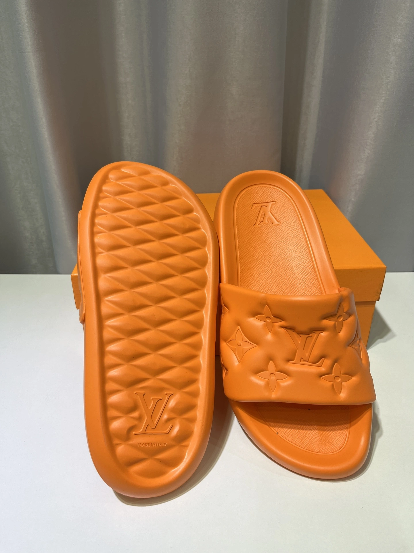 SmoothTexture Men Women L*ouis V*uitton Slippers CP 20230606- 3986