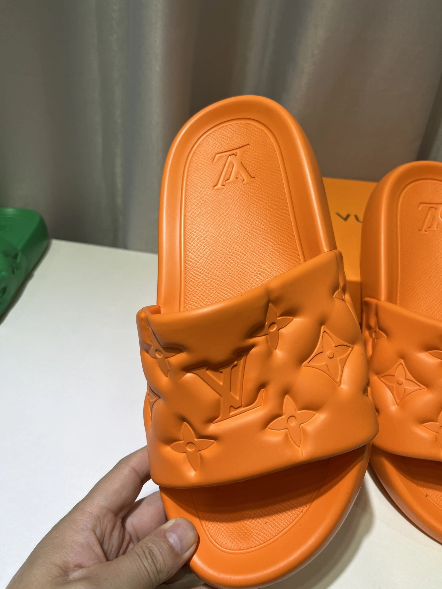 SmoothTexture Men Women L*ouis V*uitton Slippers CP 20230606- 3986