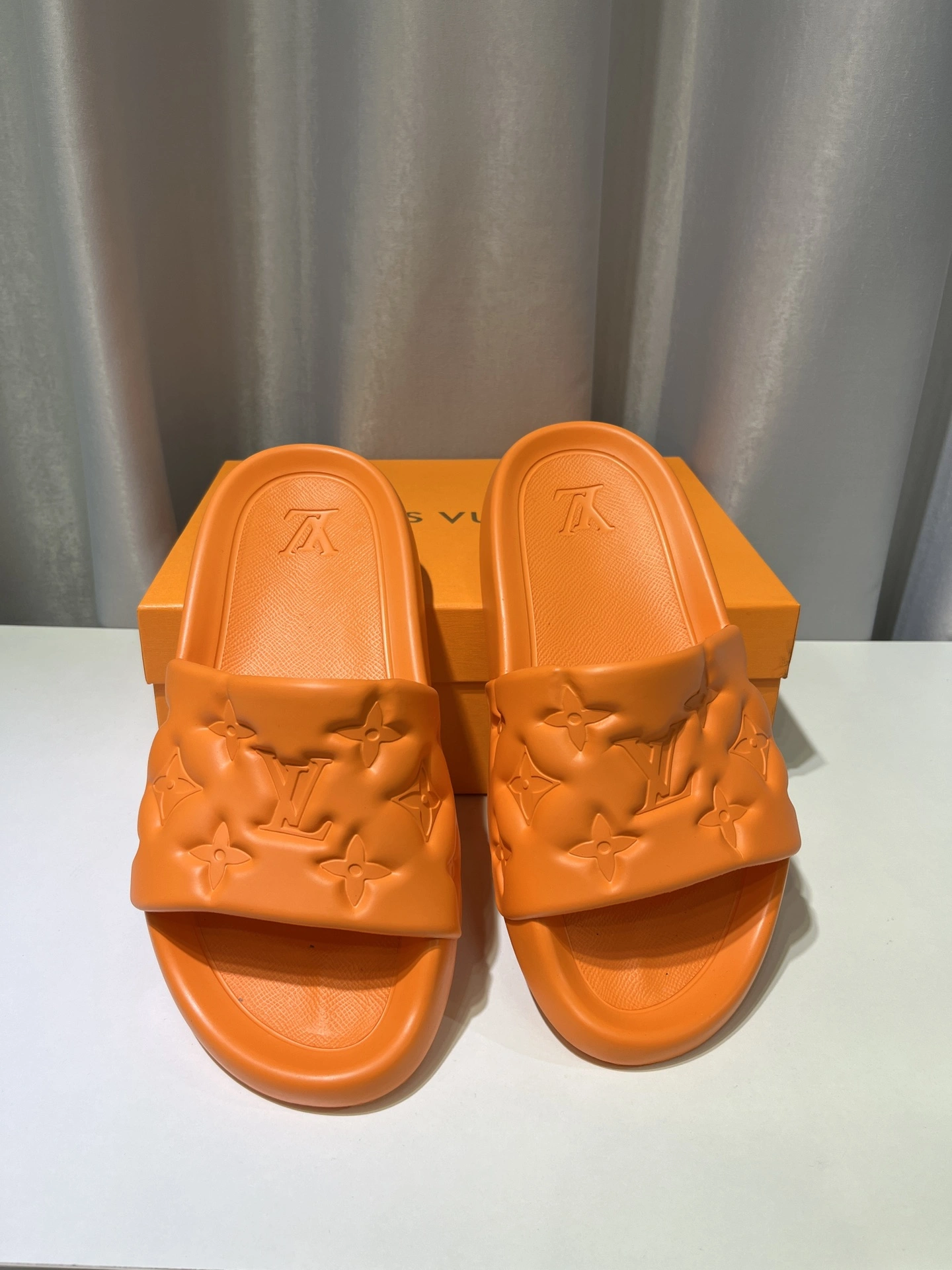 SmoothTexture Men Women L*ouis V*uitton Slippers CP 20230606- 3986