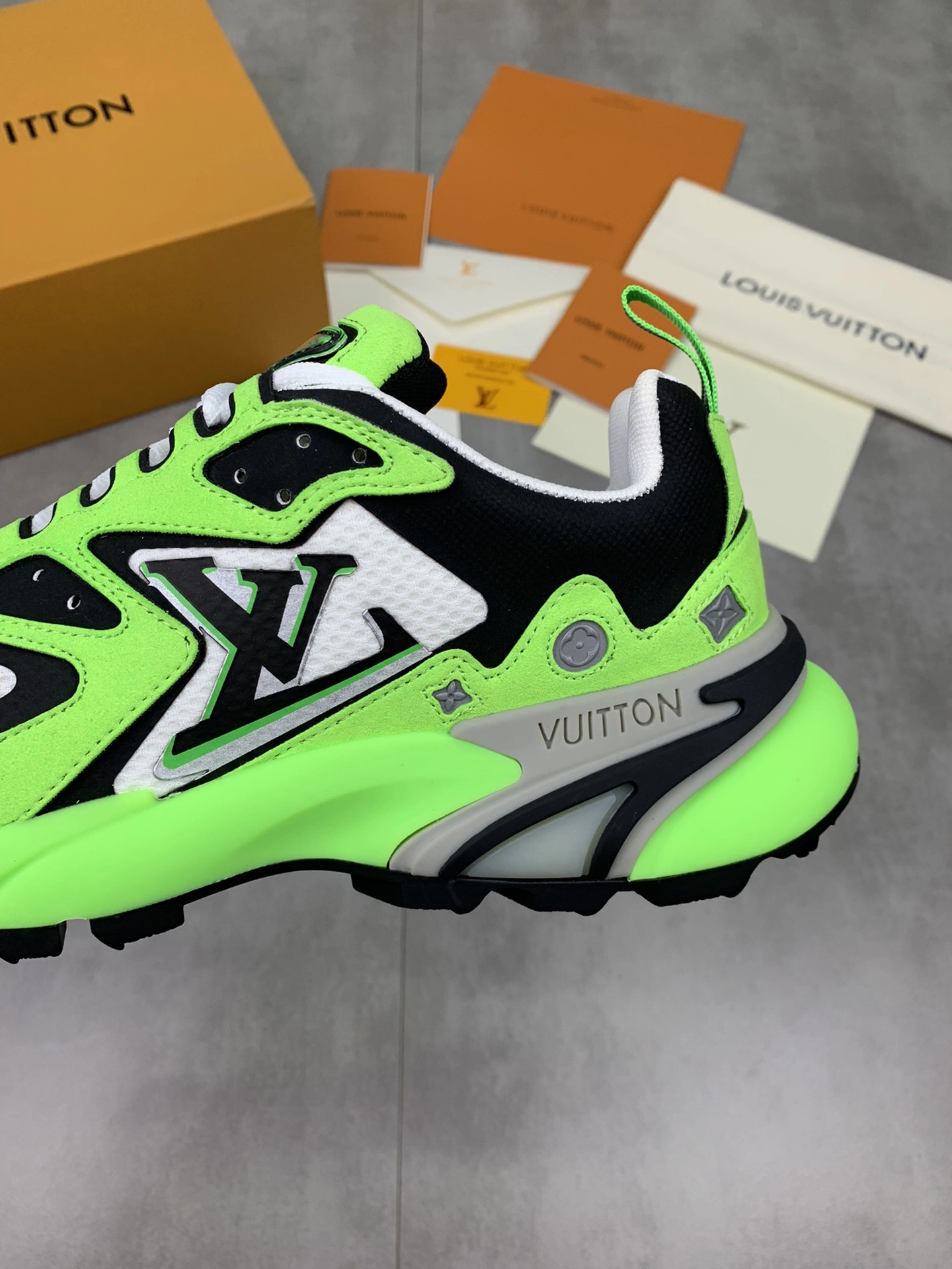 Flexible Men Women L*ouis V*uitton Sneaker Runner CP 20230526 - 3994