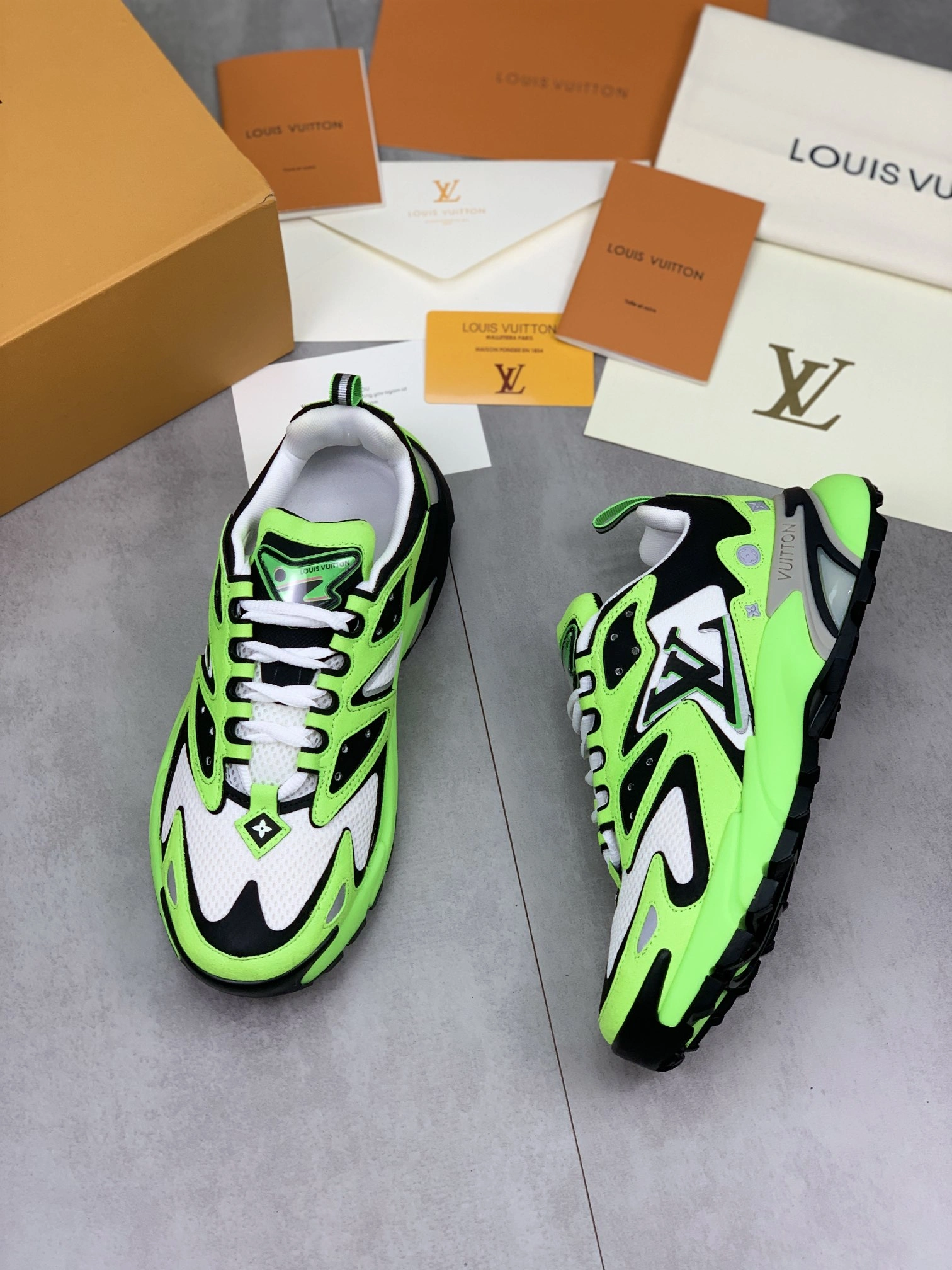Flexible Men Women L*ouis V*uitton Sneaker Runner CP 20230526 - 3994