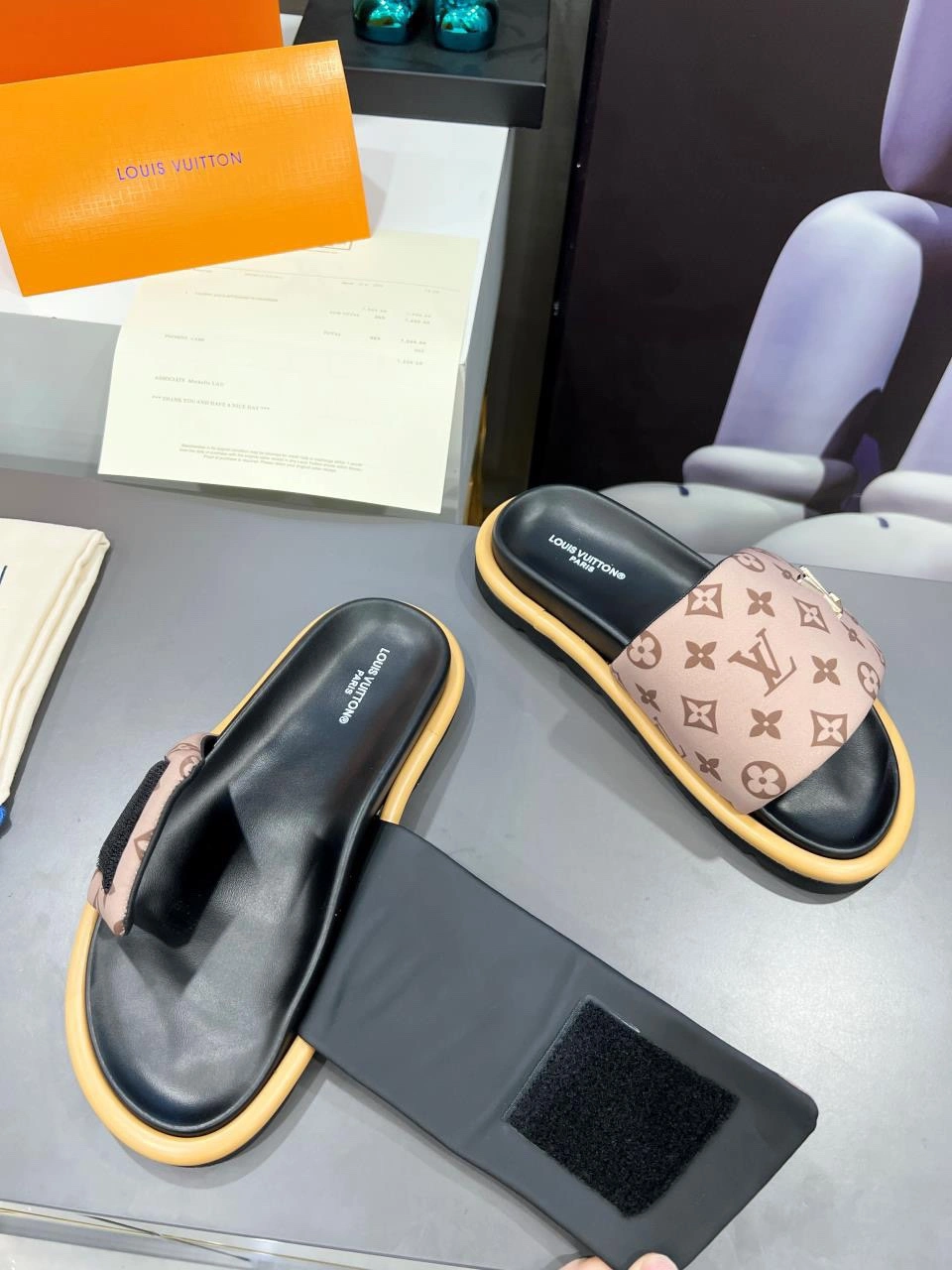 Elegant Men Women L*ouis V*uitton Top Sandals CP 20230609- 3957