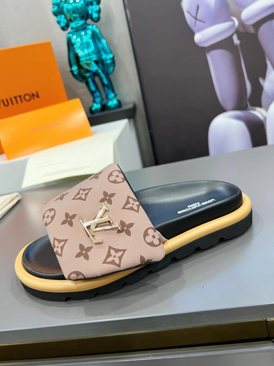 Elegant Men Women L*ouis V*uitton Top Sandals CP 20230609- 3957