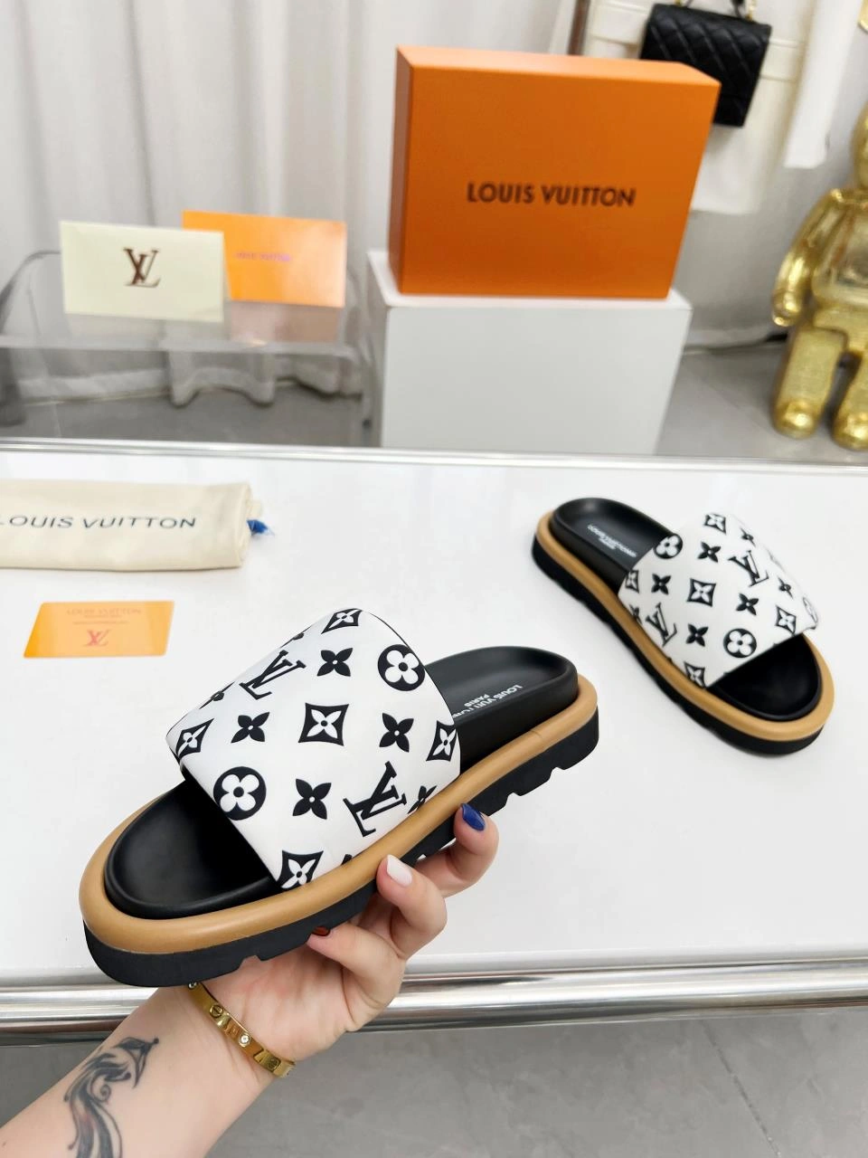 EyeCatching Men Women L*ouis V*uitton Top Sandals CP 20230609- 3951