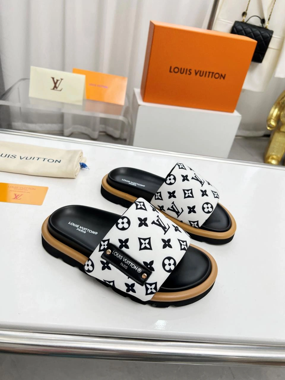 EyeCatching Men Women L*ouis V*uitton Top Sandals CP 20230609- 3951