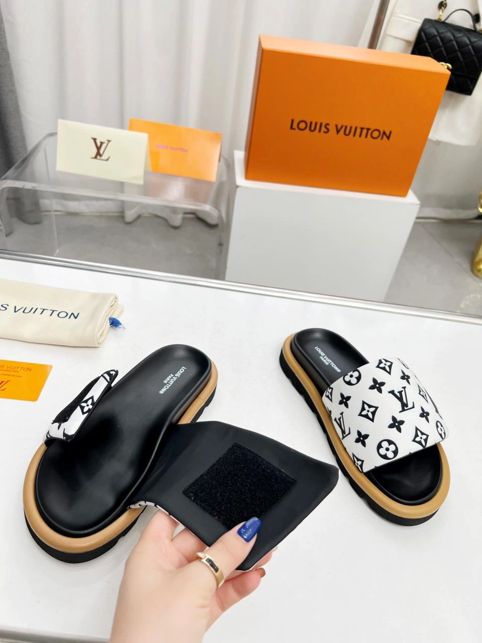EyeCatching Men Women L*ouis V*uitton Top Sandals CP 20230609- 3951