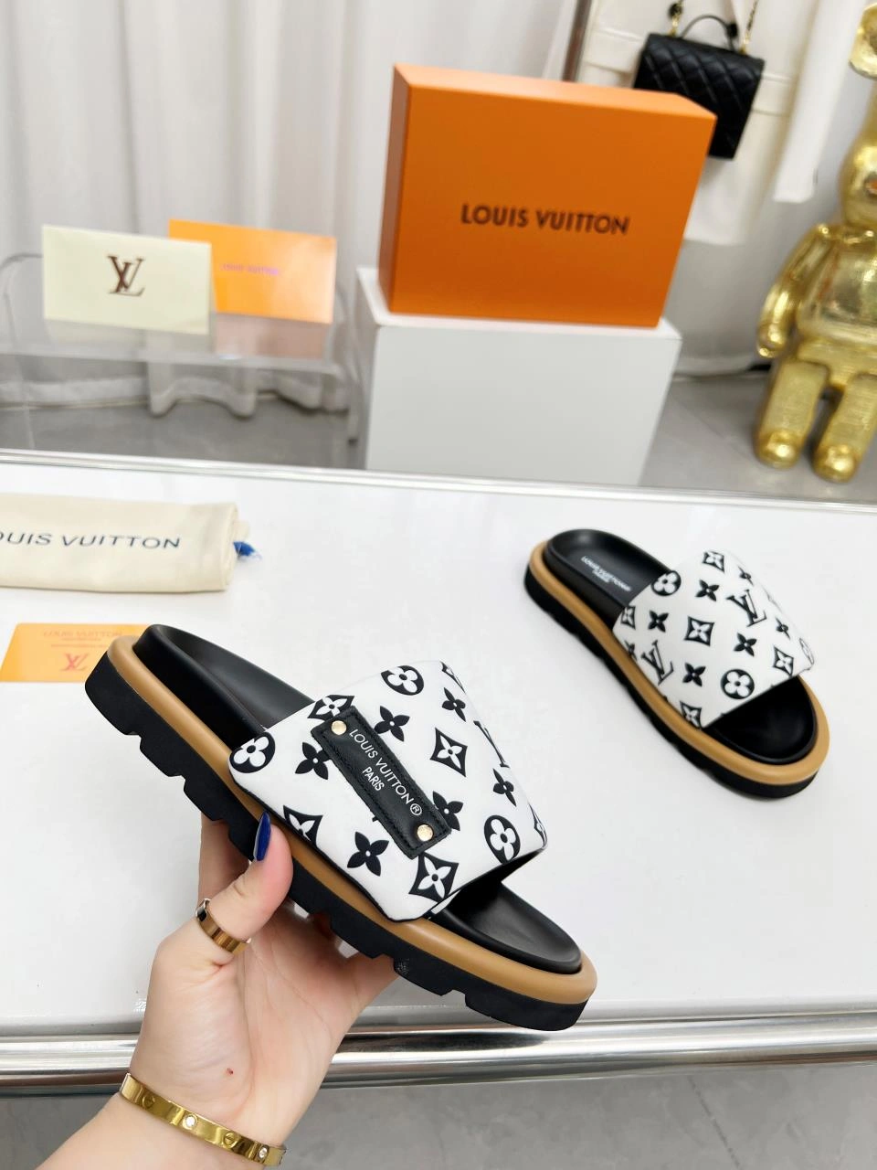 EyeCatching Men Women L*ouis V*uitton Top Sandals CP 20230609- 3951