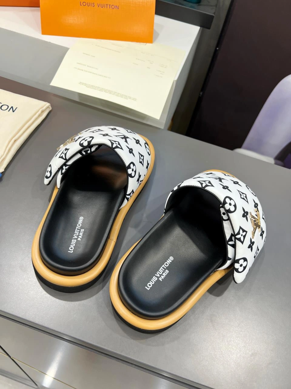 Youthful Men Women L*ouis V*uitton Top Sandals CP 20230609- 3955