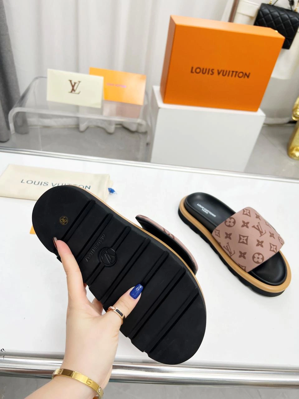 Classic Men Women L*ouis V*uitton Top Sandals CP 20230609- 3954