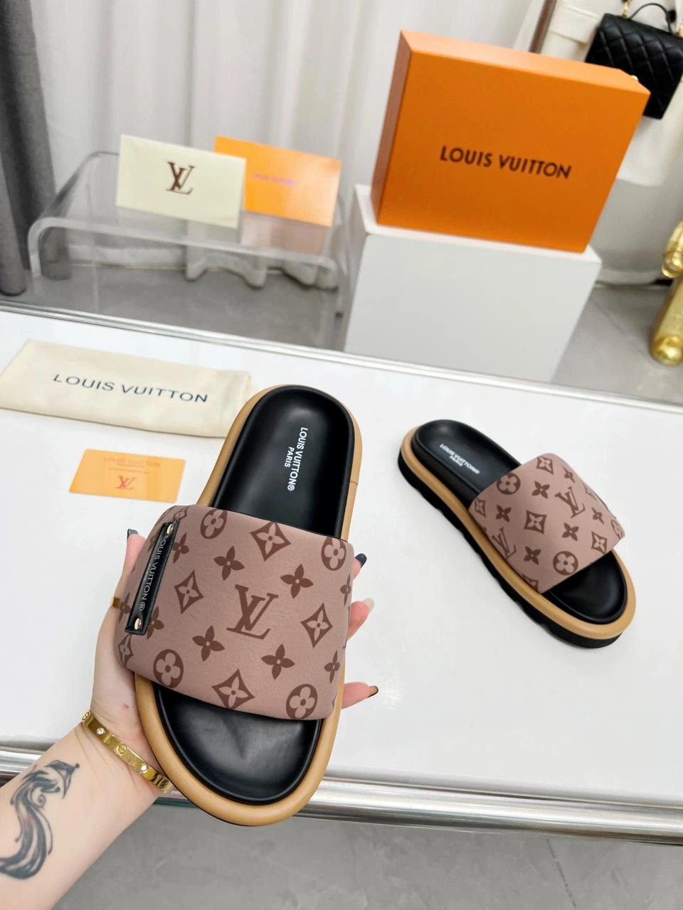 Classic Men Women L*ouis V*uitton Top Sandals CP 20230609- 3954
