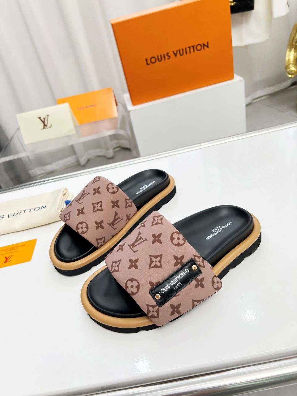 Classic Men Women L*ouis V*uitton Top Sandals CP 20230609- 3954