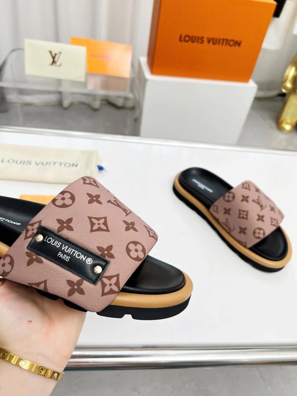 Classic Men Women L*ouis V*uitton Top Sandals CP 20230609- 3954