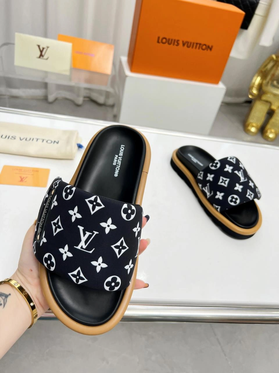 Affordable Men Women L*ouis V*uitton Top Sandals CP 20230609- 3952