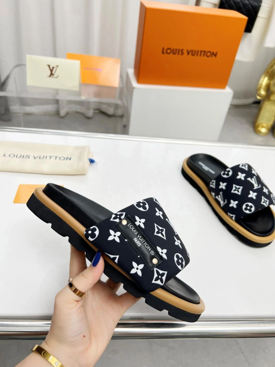 Affordable Men Women L*ouis V*uitton Top Sandals CP 20230609- 3952