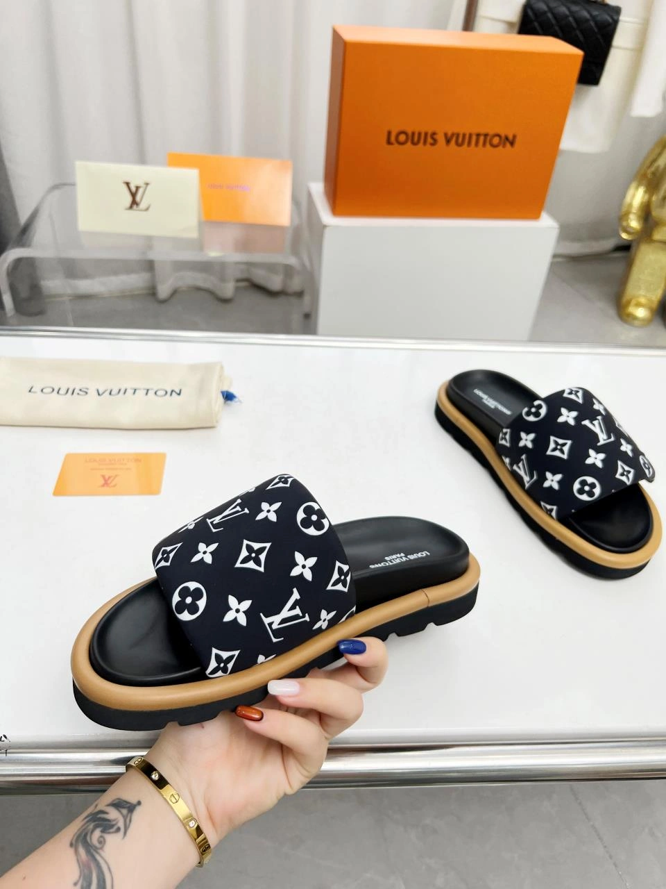 Affordable Men Women L*ouis V*uitton Top Sandals CP 20230609- 3952