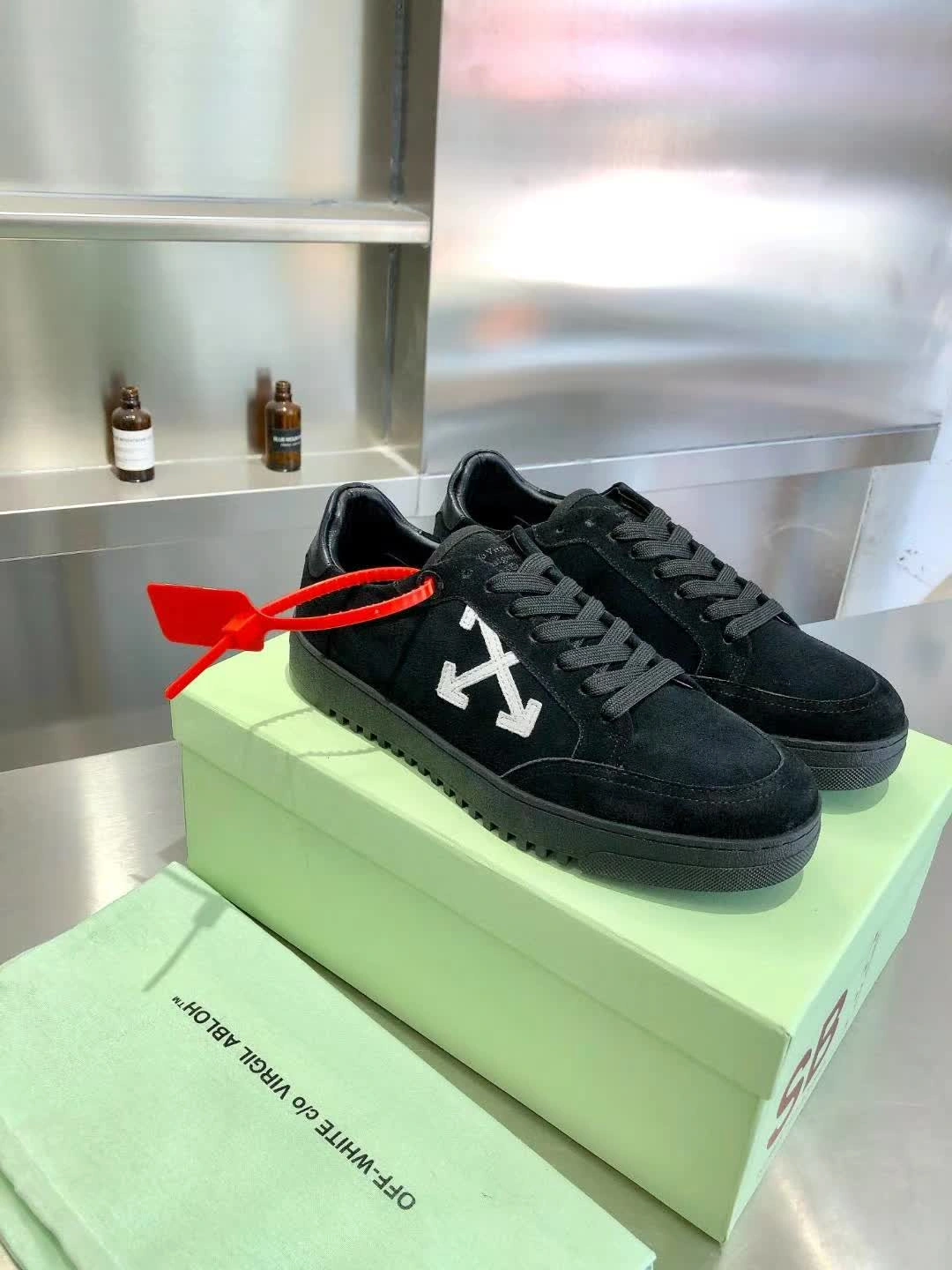 Vibrant Men Women O*ff W*hite Sneaker 5539