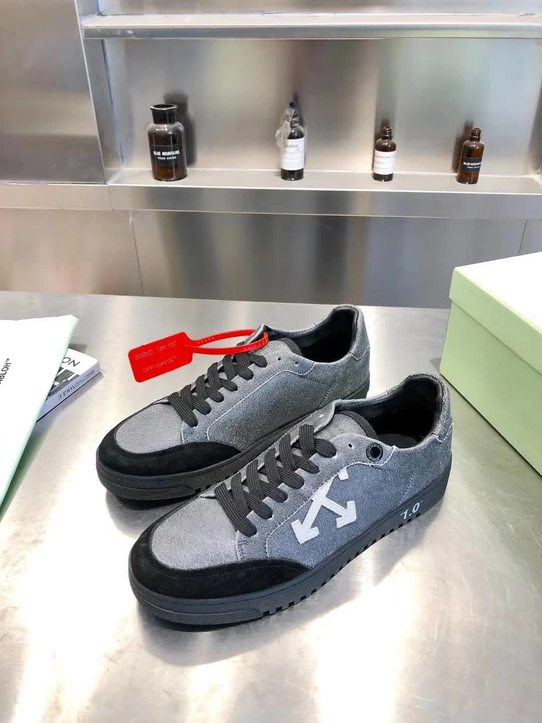 Vibrant Men Women O*ff W*hite Sneaker 5539