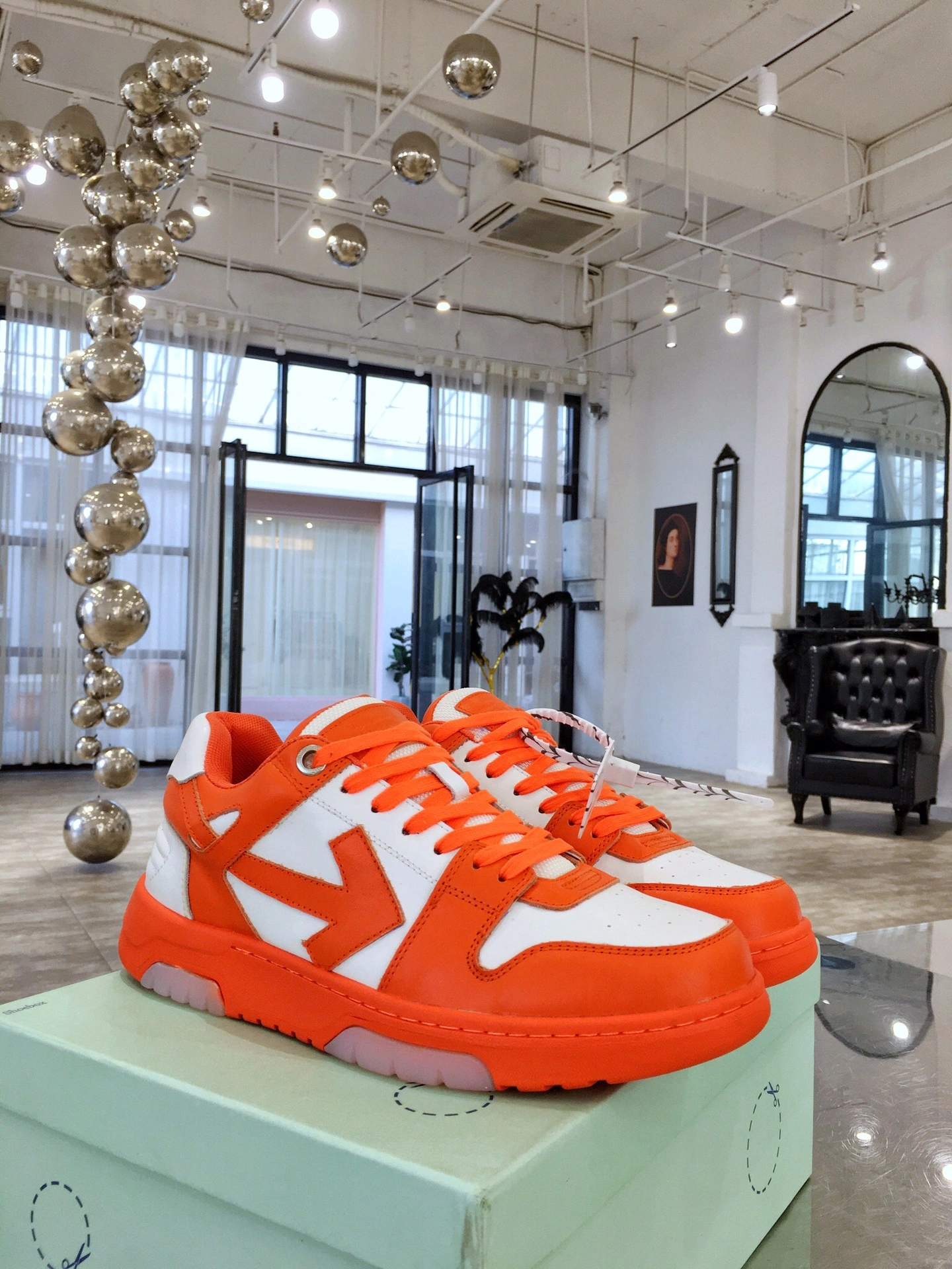 WellDesigned Men Women Off White Sneaker 5535