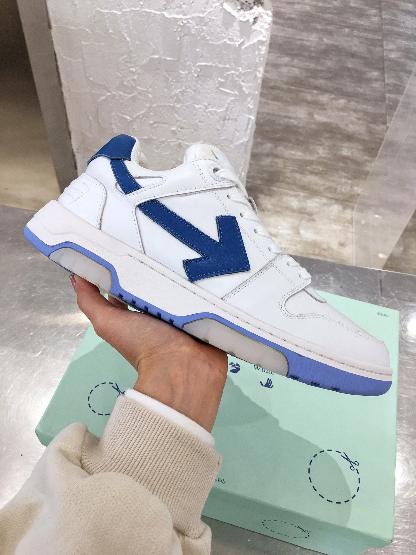 WellDesigned Men Women Off White Sneaker 5535