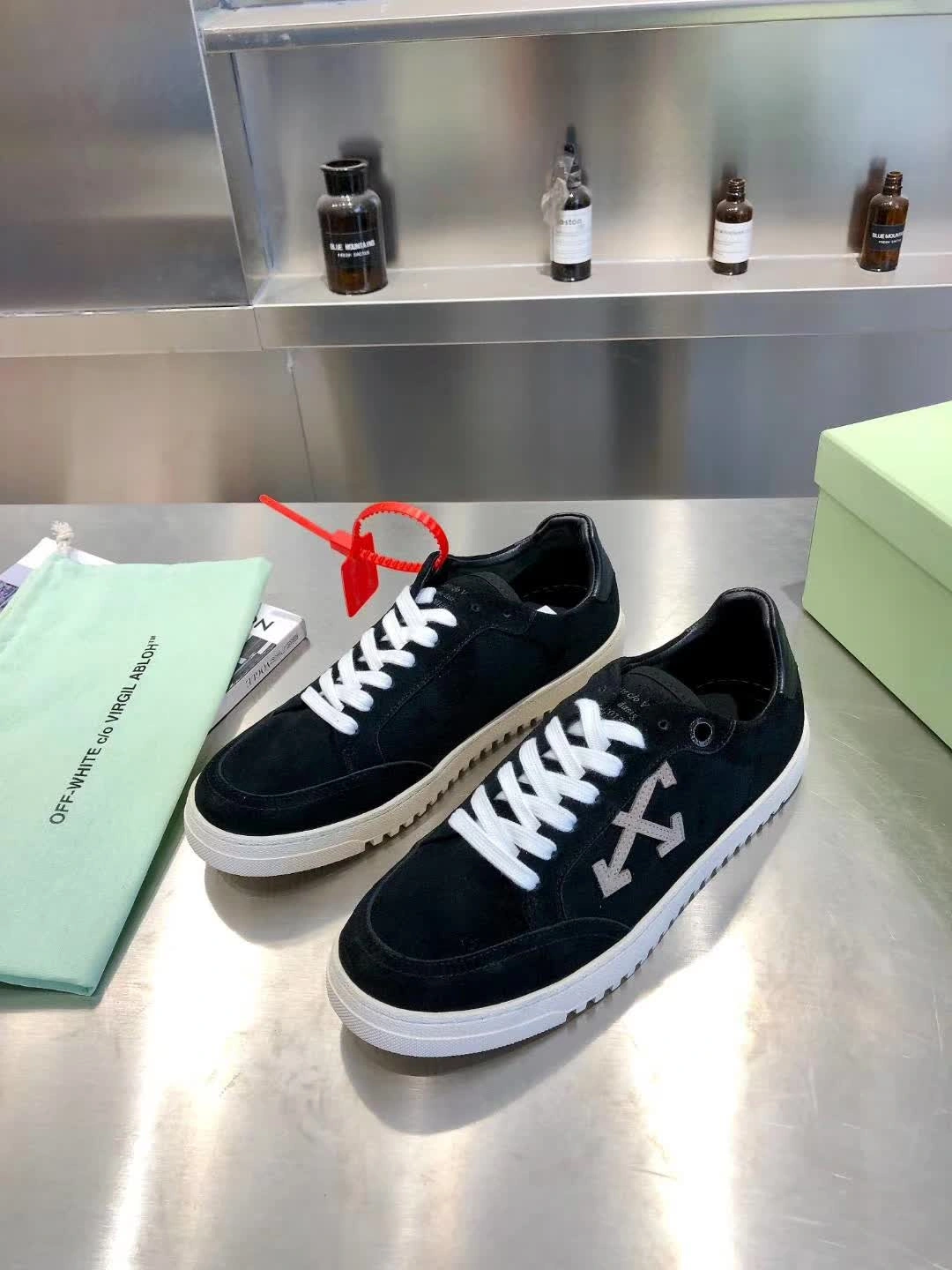 Vibrant Men Women O*ff W*hite Sneaker 5539