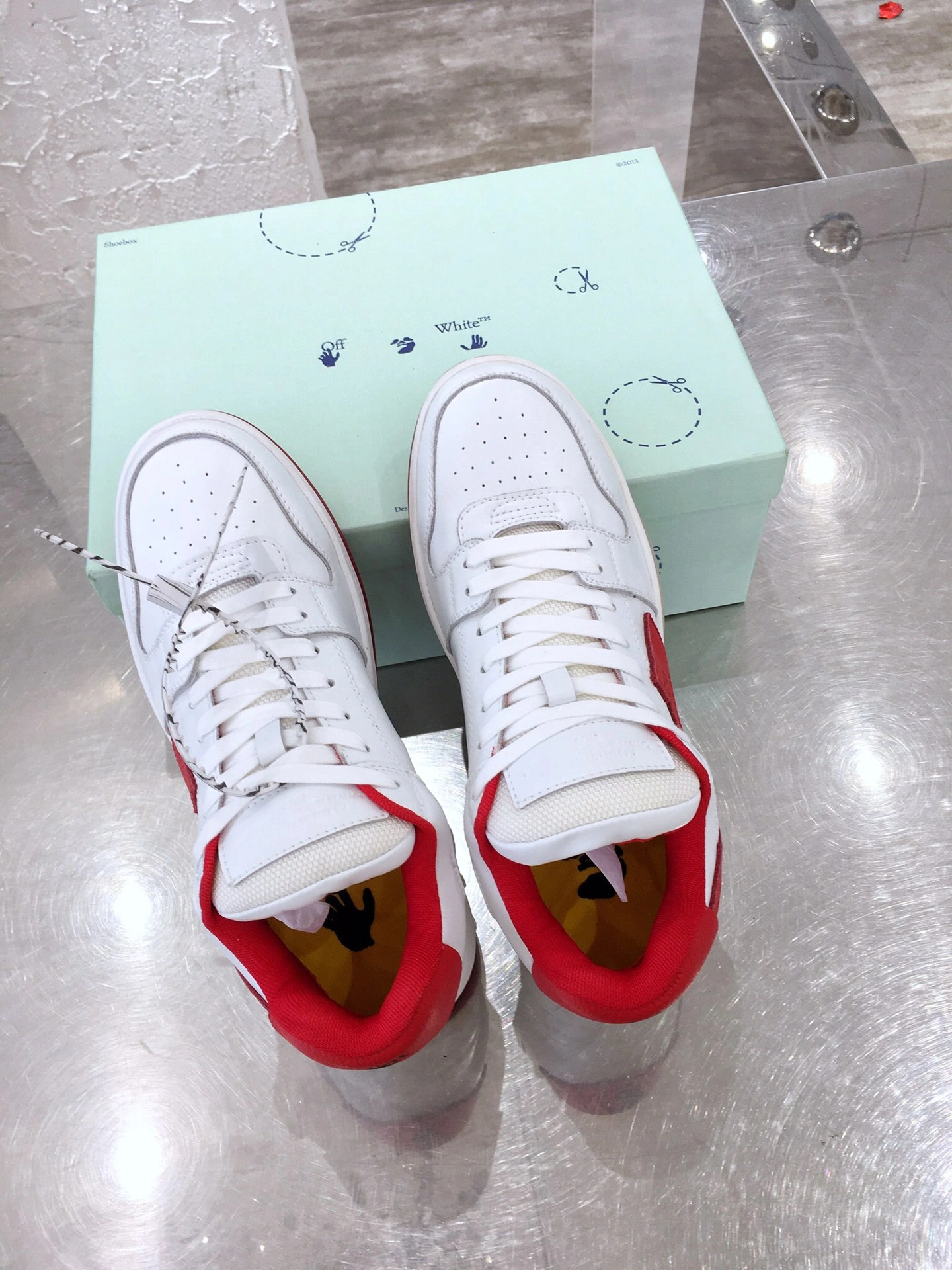 WellDesigned Men Women Off White Sneaker 5535