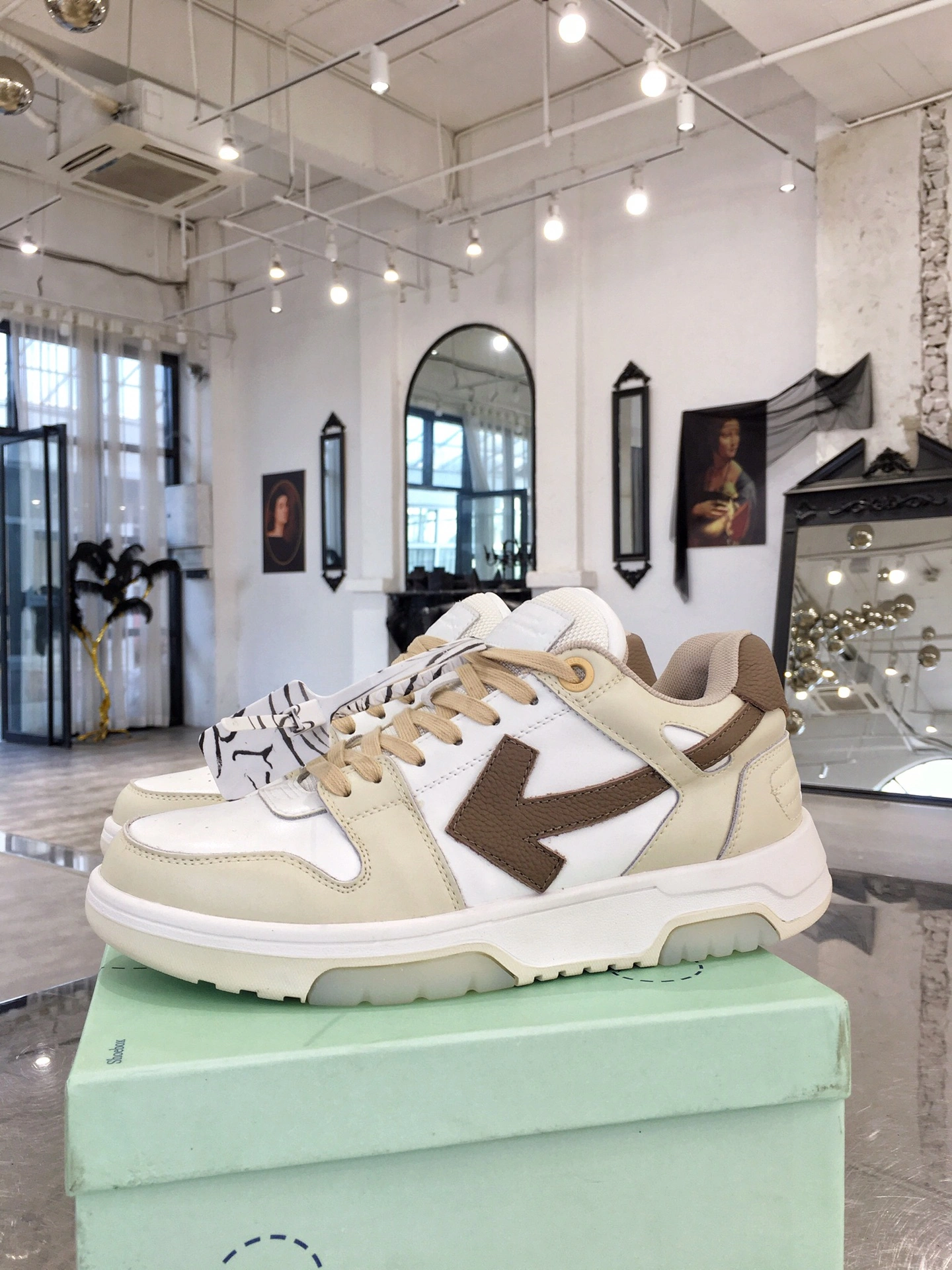 WellDesigned Men Women Off White Sneaker 5535