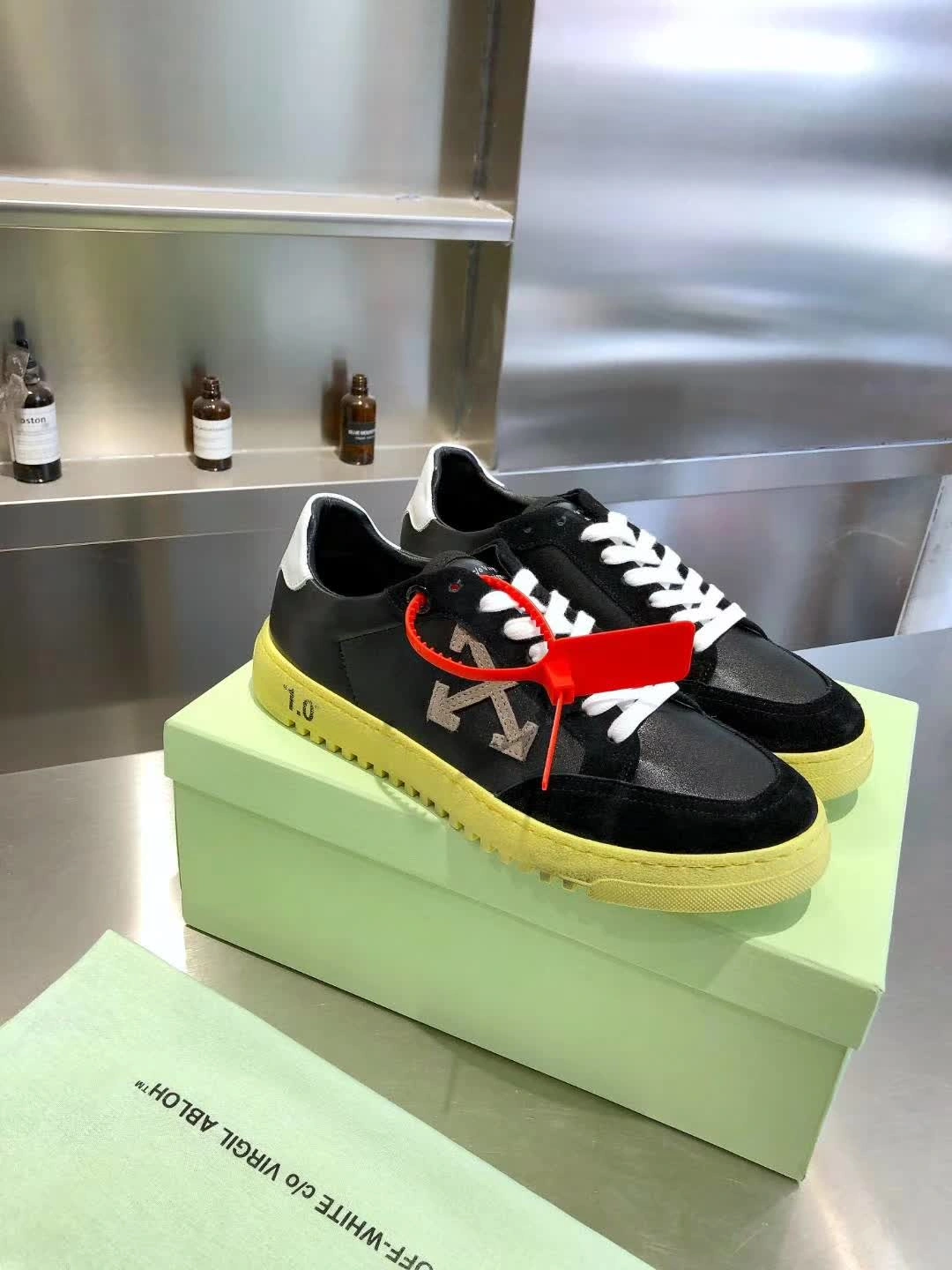 Vibrant Men Women O*ff W*hite Sneaker 5539