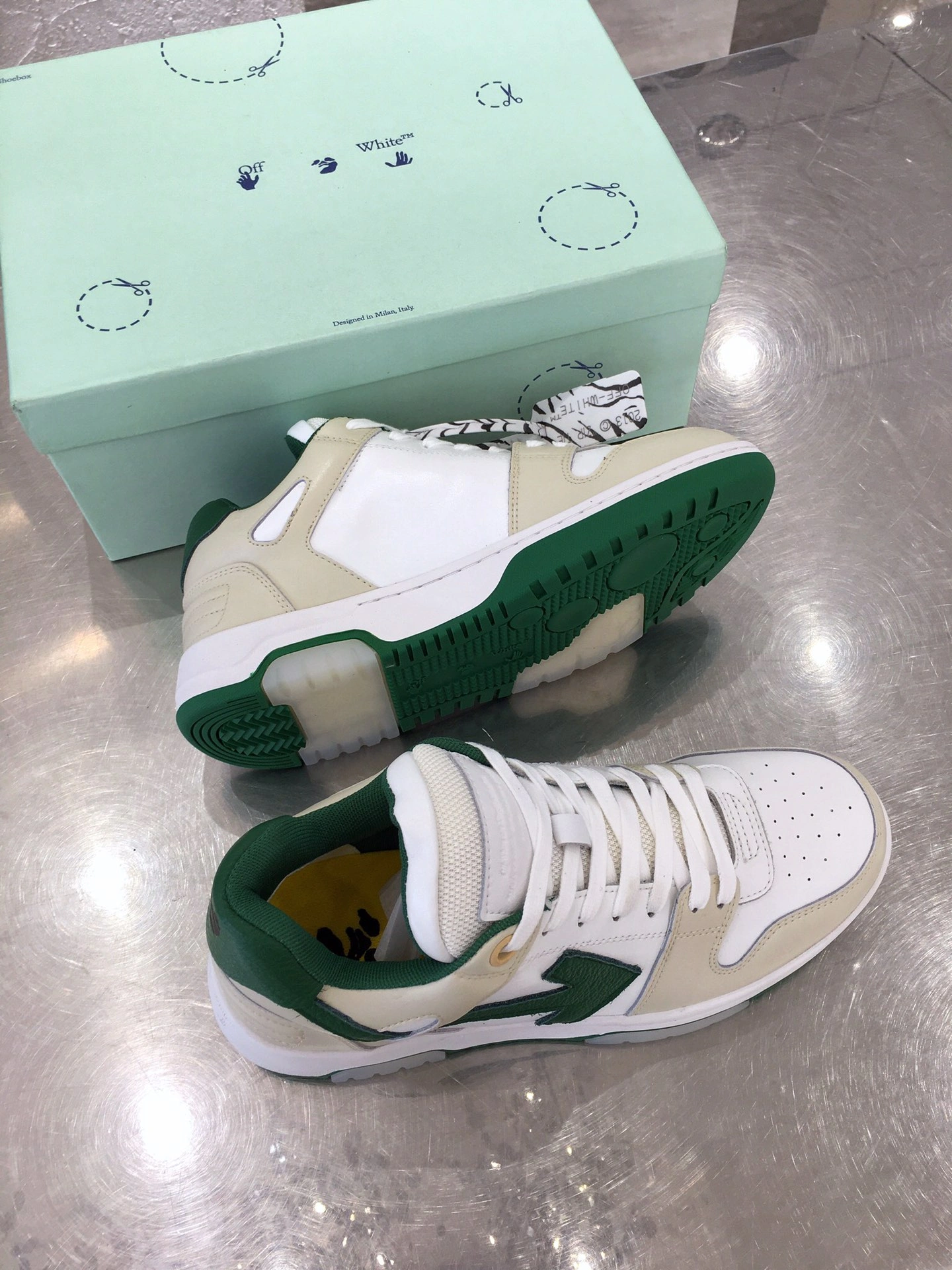 WellDesigned Men Women Off White Sneaker 5535