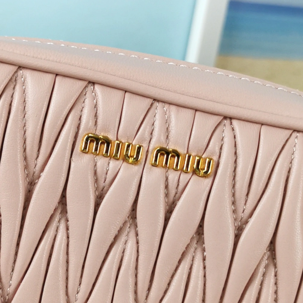 Effortless M*iu M*iu Bag Top Quality 19*11*5cm 9444