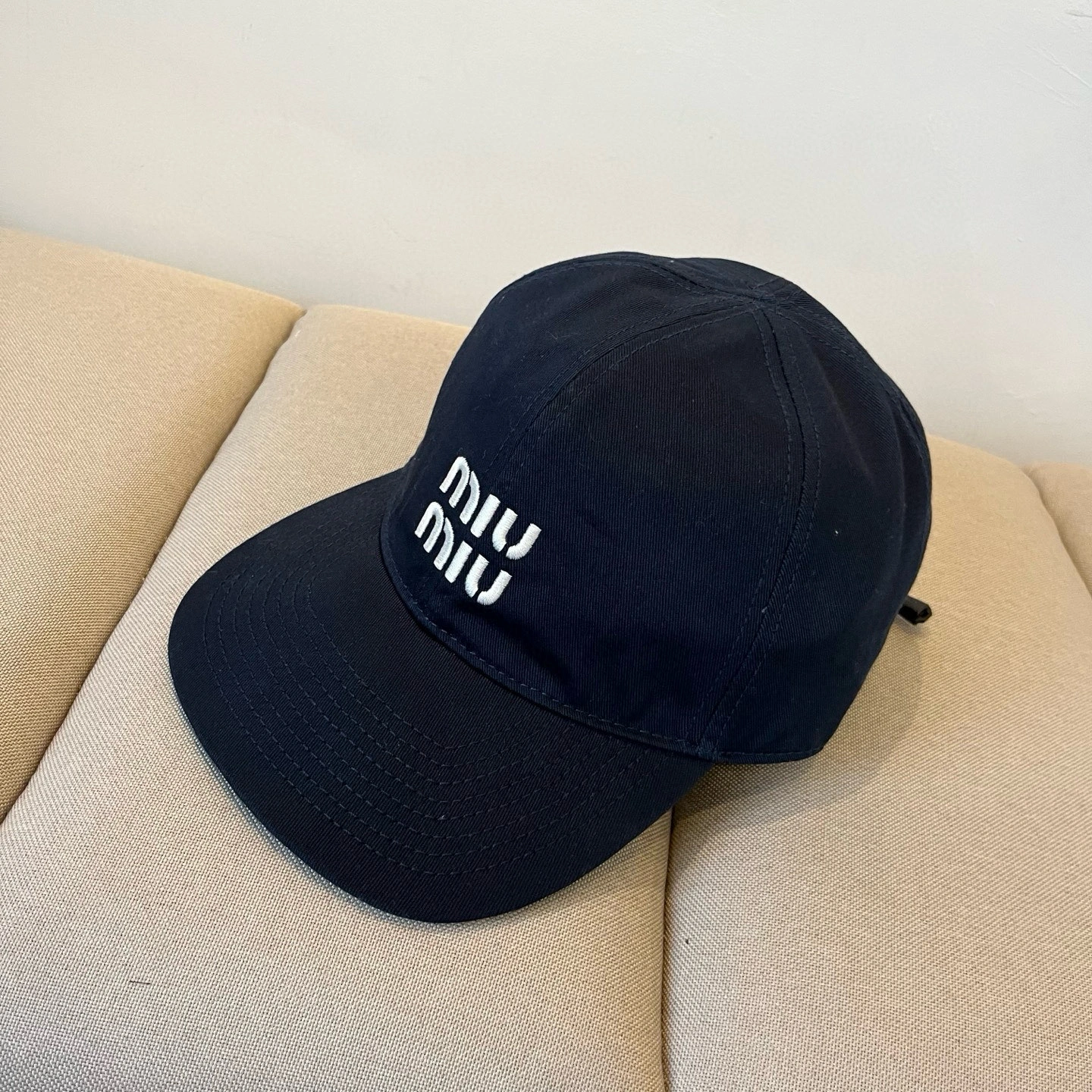 SmoothTexture M*iu Miu Hats Top XX250408- 17486