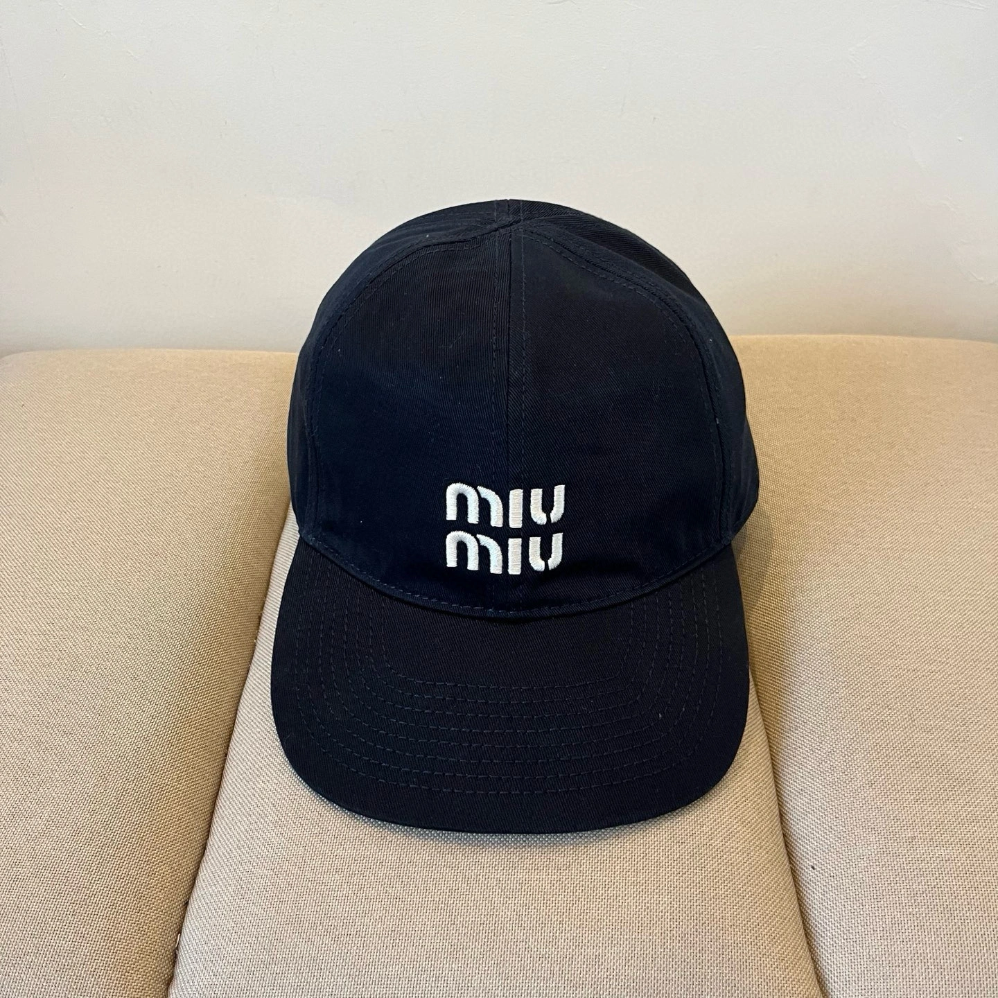 SmoothTexture M*iu Miu Hats Top XX250408- 17486
