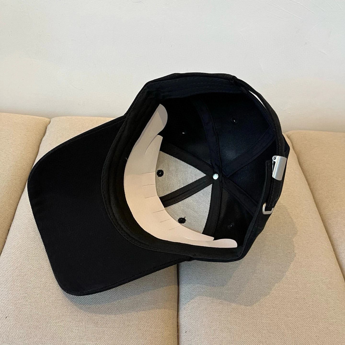 M*iu Miu Hats Top XX250408- ModernLook 17484