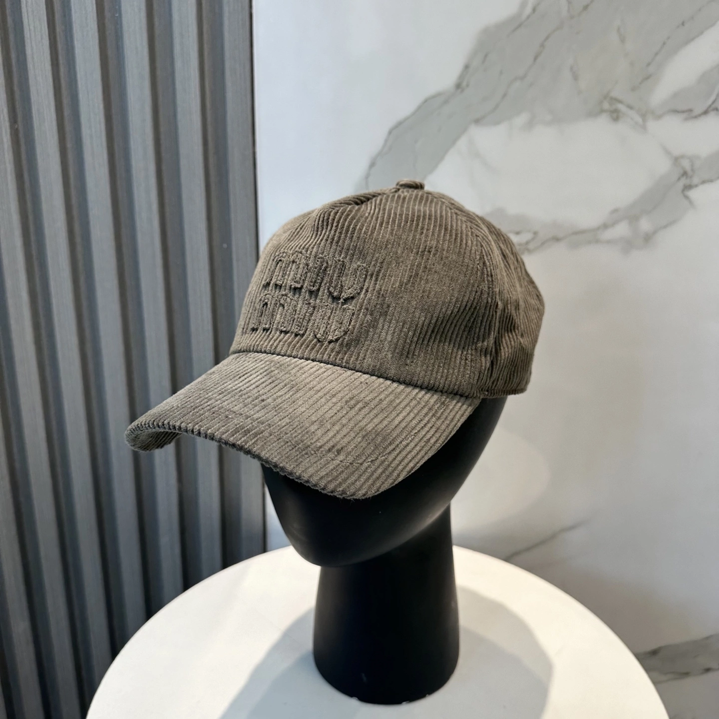 M*iuMiu Hats Top XX20250411- TravelReady 17384