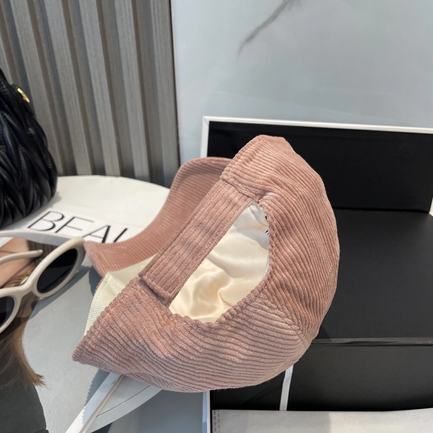 M*iuMiu Hats Top XX20250411- TravelReady 17384